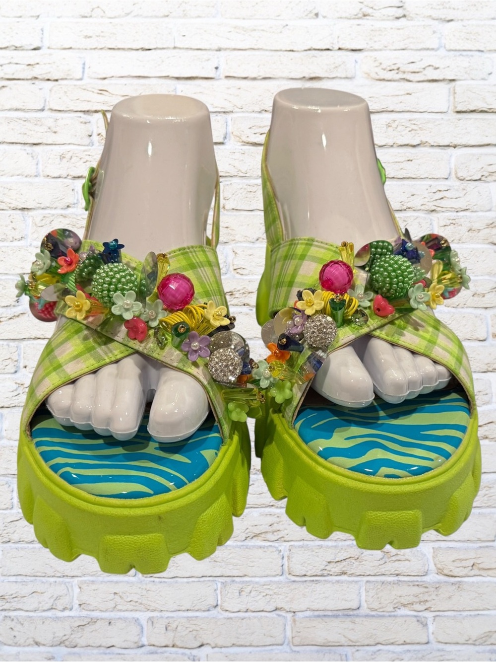 Betsey Johnson Womens Frankee Lime Green Platform Sandals Shoes Size 7 - Picture 3 of 9